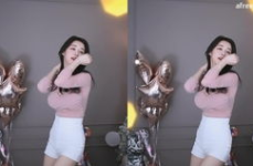 美女露大胸跳舞视频,美女大胸热舞视频惊艳亮相